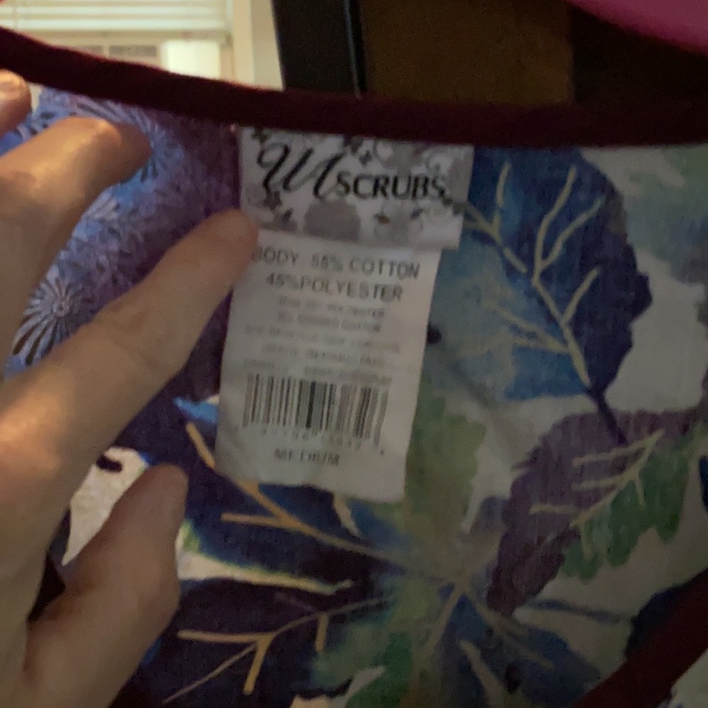 Scrub top - Picture 2 of 2